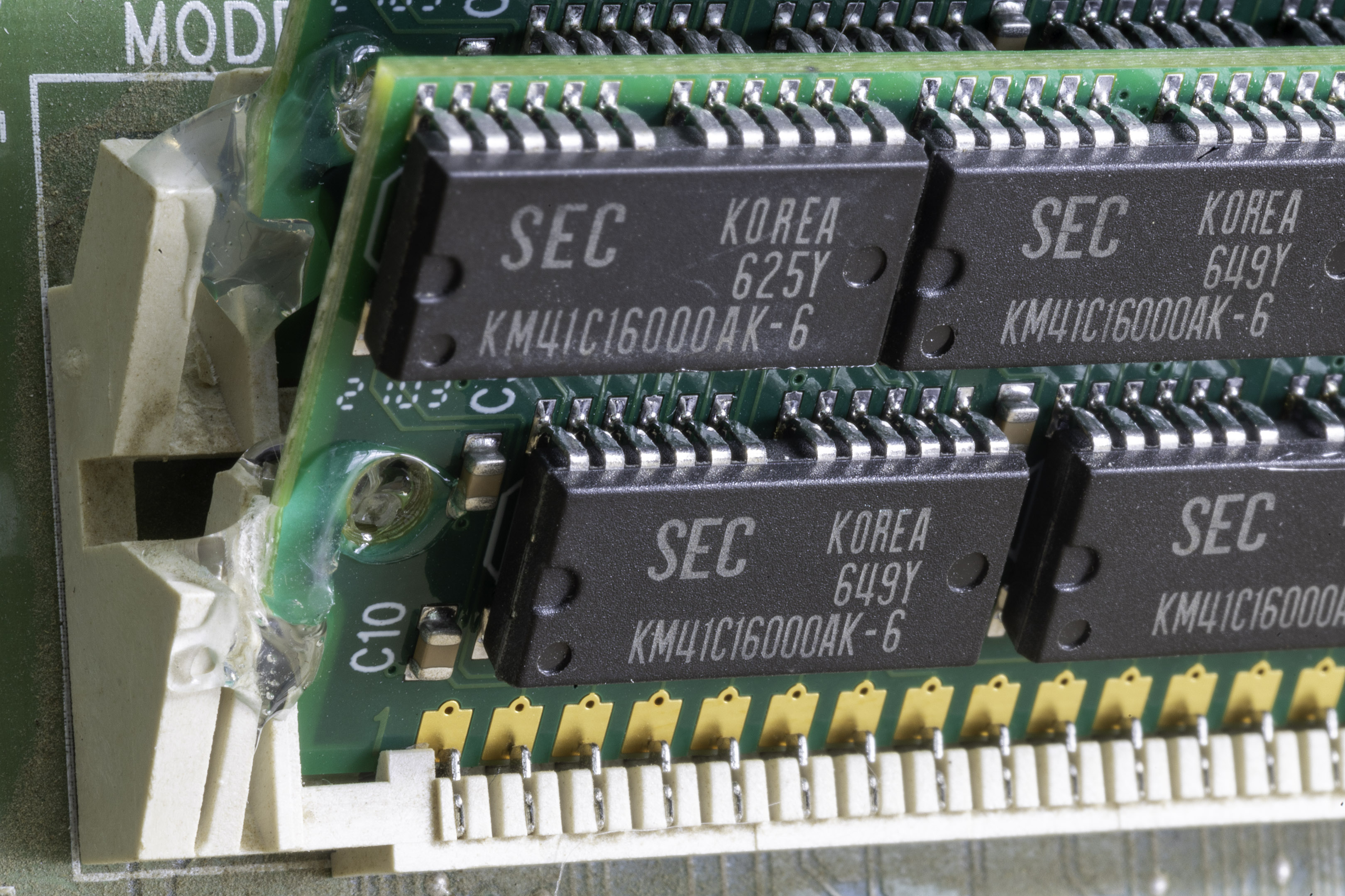 SB32_hotglue_ram_slot_fix