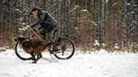 elz_beryl_bike_snow_run