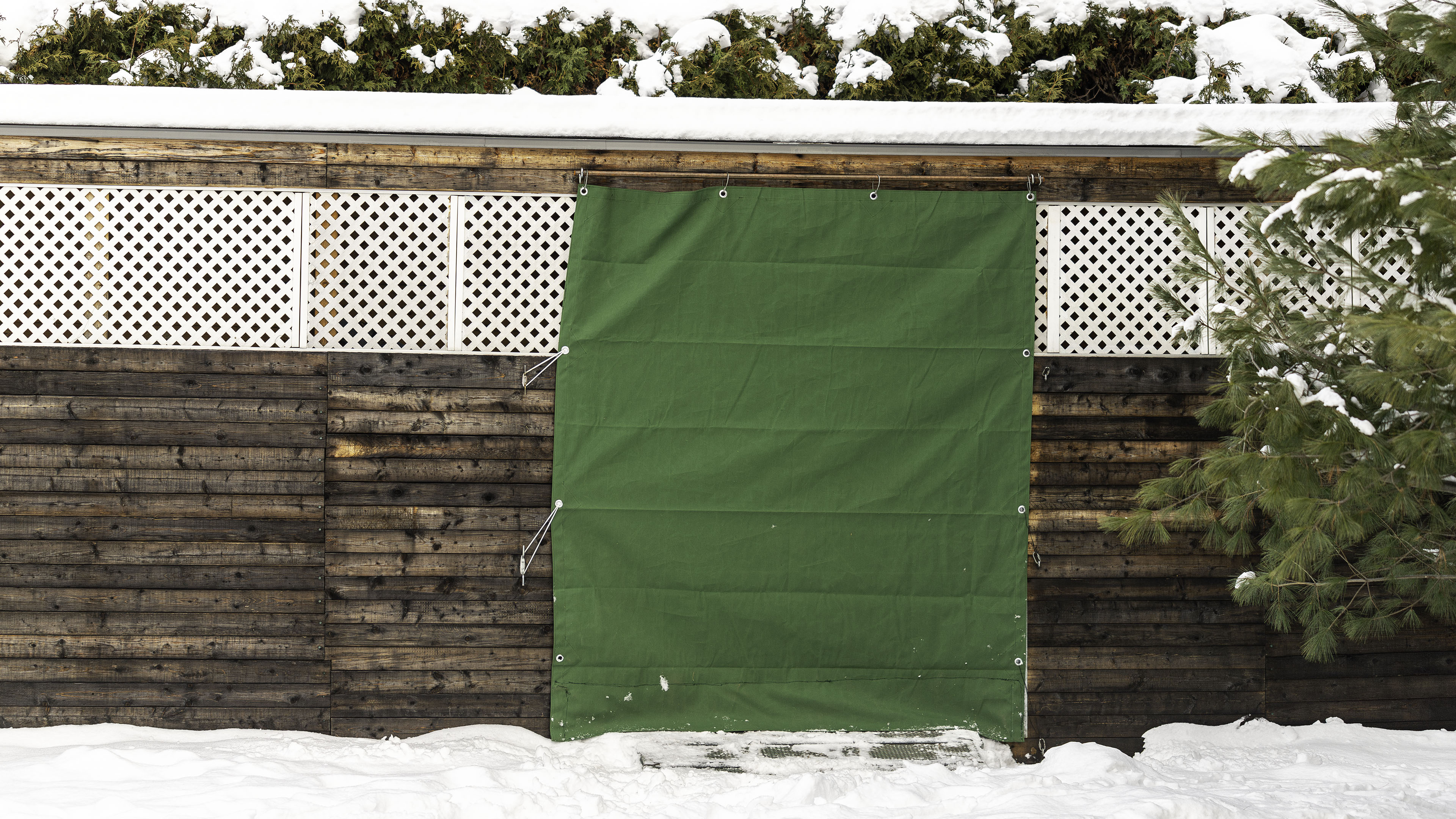 firewood_shed_green_tarp_closed